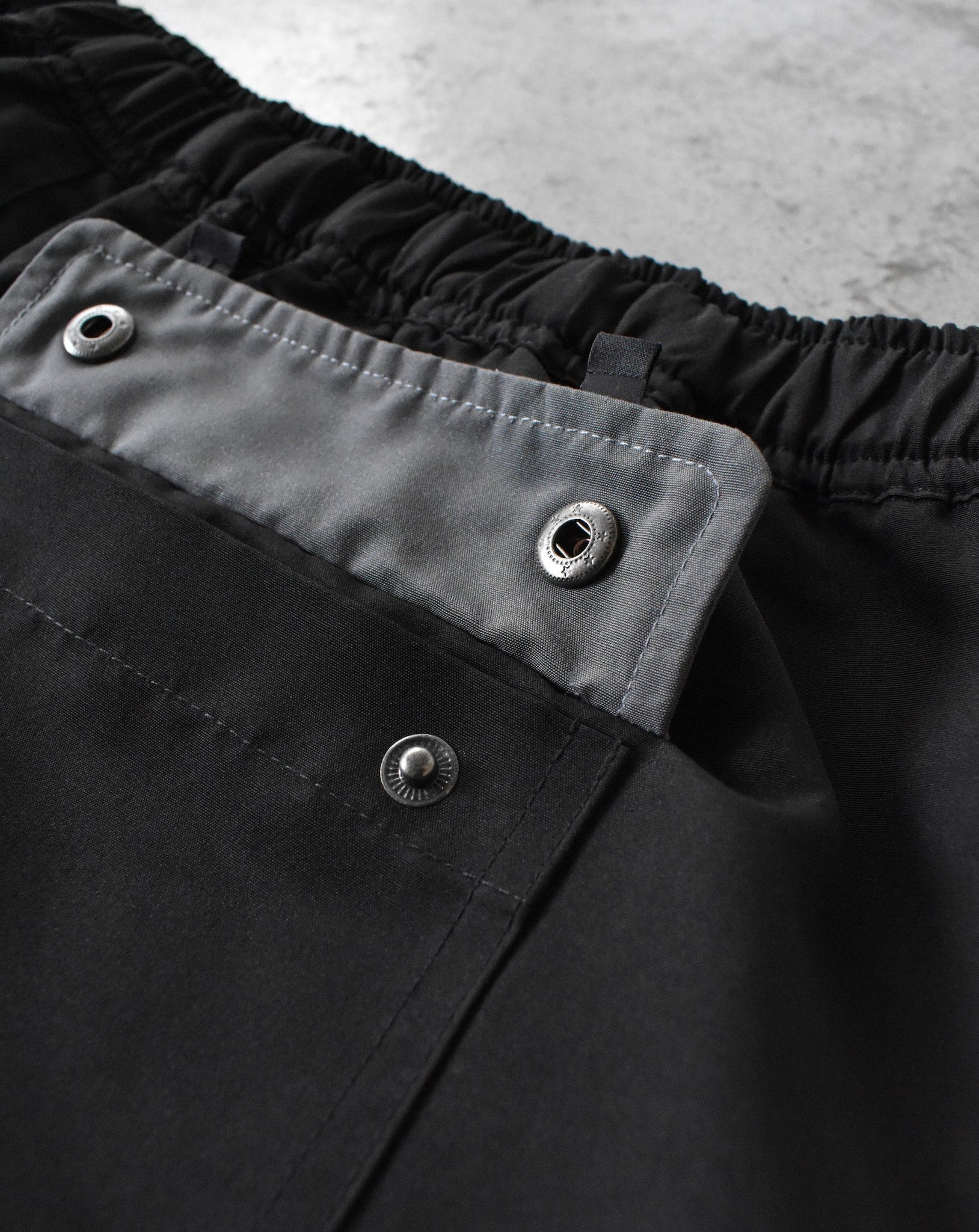 (New) 2-Tone Baggy Cargo Pants - Black & Grey